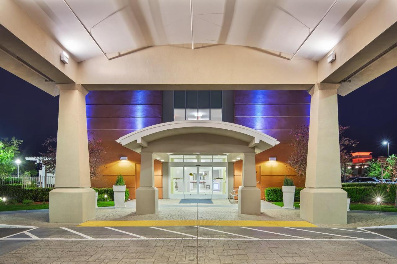 Holiday Inn Express Hotel & Suites Sacramento Airport Natomas, An Ihg Hotel Exterior photo