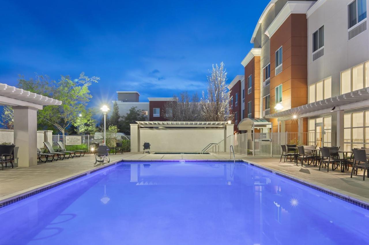 Holiday Inn Express Hotel & Suites Sacramento Airport Natomas, An Ihg Hotel Exterior photo